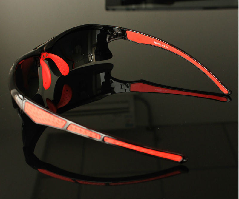 Polarized Cycling Glasses